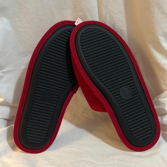 Victoria’s Secret Red Pom Pom Slippers Size Large (9-10)  NWT - Picture 4 of 5